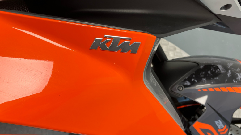 Ktm Superduke 1290 Super Duke GT (16MY)